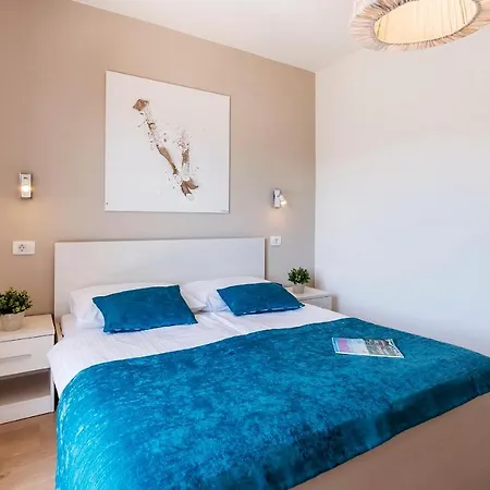 Апартаменты Apartment Zulijani A1 & A2