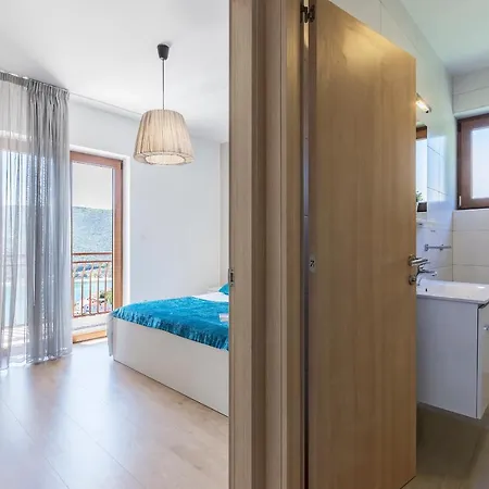 Apartment Zulijani A1 & A2 Апартаменты Рабац