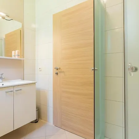 Apartment Zulijani A1 & A2 * Рабац