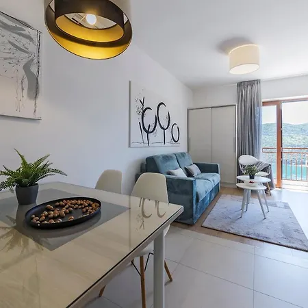 Apartment Zulijani A2 *